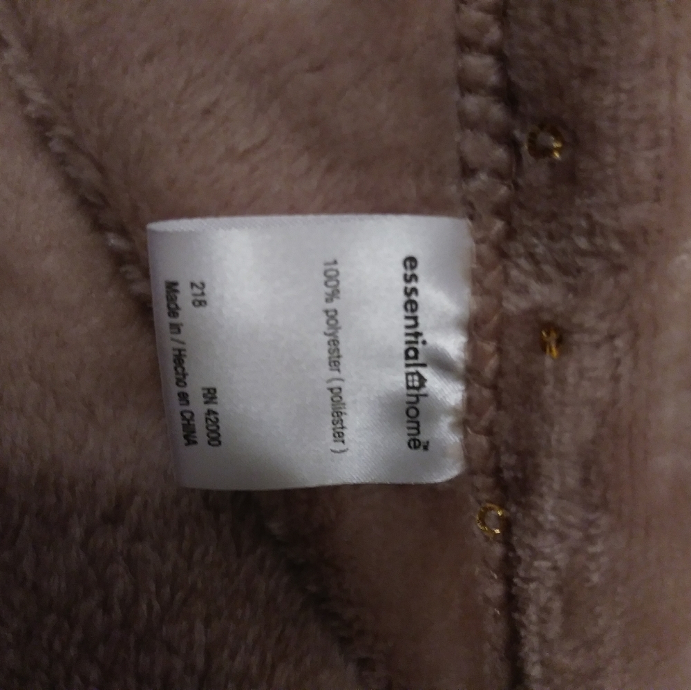 Essential Home throw - Picture 9 of 9